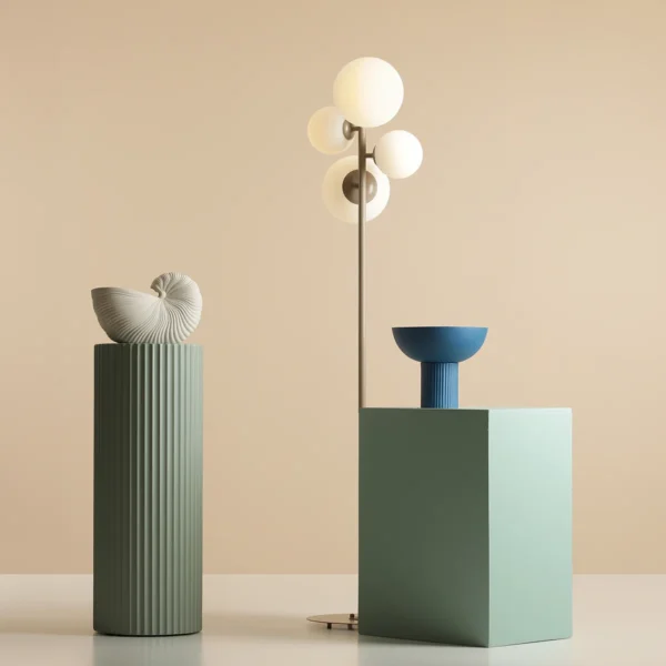 Dizzy - Gulvlampe i beigefarvet metal og hvidt glas Dizzy - Gulvlampe i beigefarvet metal og hvidt glas