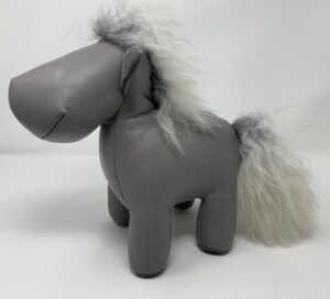 Hest i læder | grå By Fogstrup