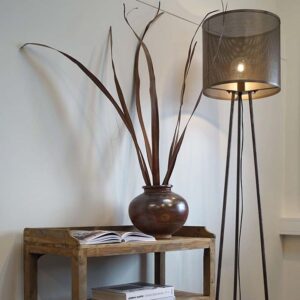 Kelly gulvlampe i lakeret patineret jern