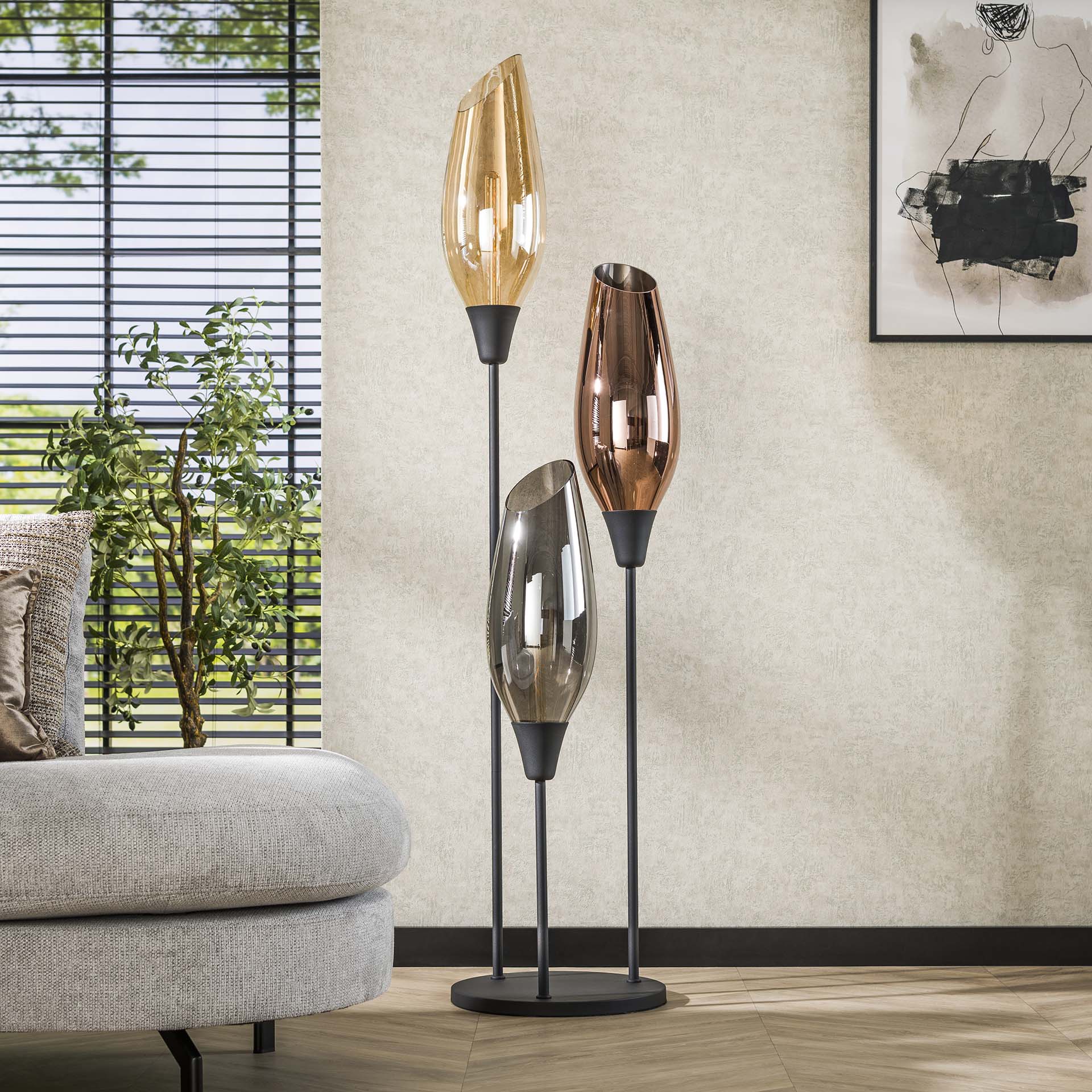 Kubo - Gulvlampe med tre forskellige glasskærme, højde 178 cm Levering uden pære 1 Kubo - Gulvlampe med tre forskellige glasskærme, højde 178 cm Levering uden pære