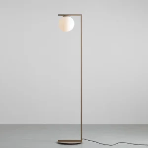 Moma - Gulvlampe i beige metal og hvidt glas