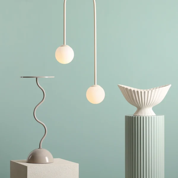 Novus - Loftlampe i cremefarvet metal og glas Novus - Loftlampe i cremefarvet metal og glas