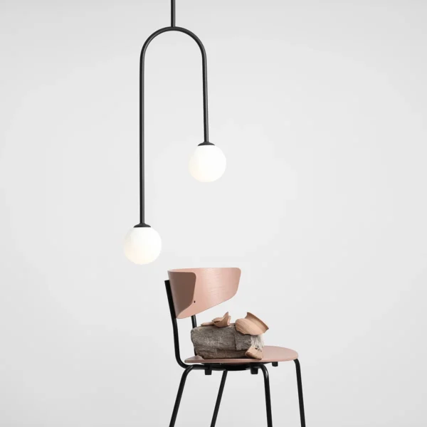 Novus - Loftlampe i sort metal og glas Novus - Loftlampe i sort metal og glas