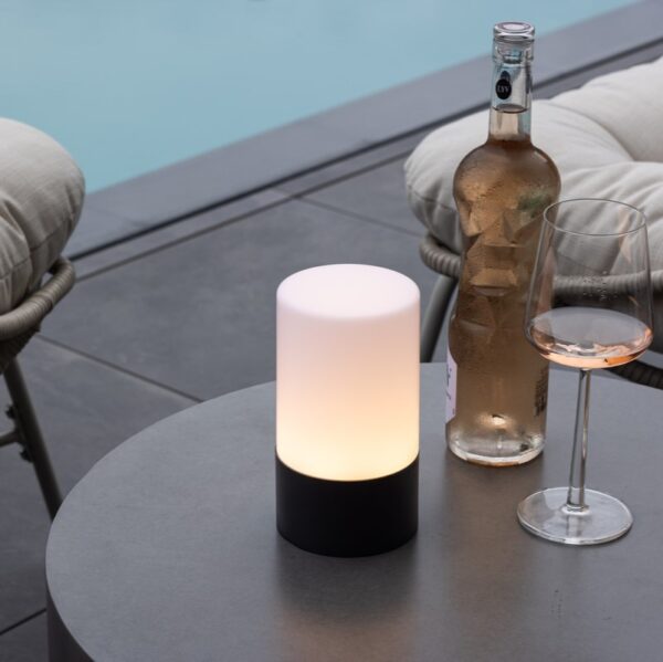 Orta - Udendørs cylinderformet bordlampe i sort metal og plast Orta - Udendørs cylinderformet bordlampe i sort metal og plast