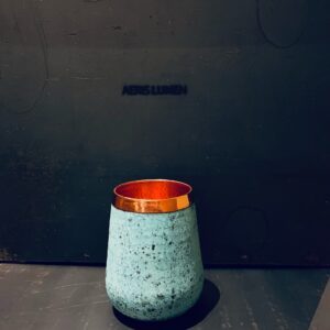 Oxideret kobbervase 17 cm