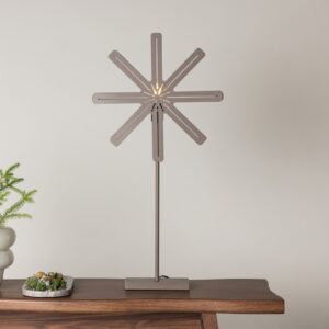 Platt- Bordlampe i mocca farvet metal, stjerneformet med LED lys, højde 80 cm. Platt- Bordlampe i mocca farvet metal, stjerneformet med LED lys, højde 80 cm.