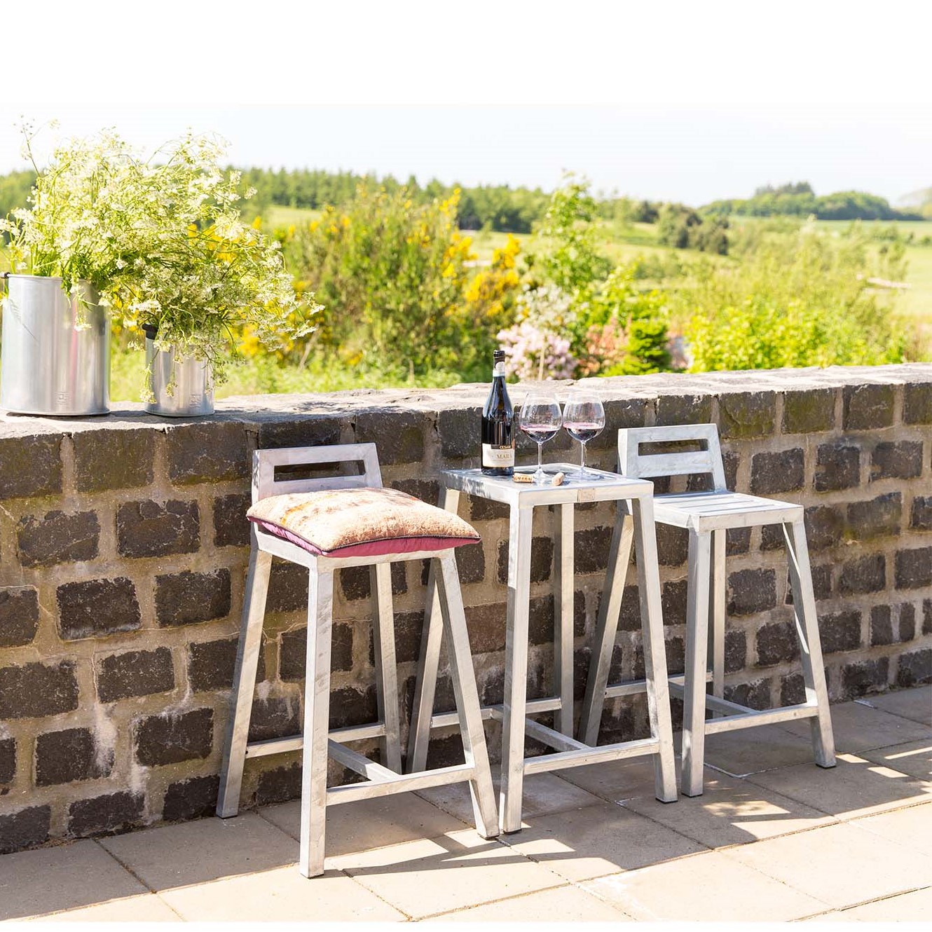 Rock-Solid - cafebord i galvaniseret stål, uden hjul, 50 x 50 x højde 80 cm 1 Rock-Solid - cafebord i galvaniseret stål, uden hjul, 50 x 50 x højde 80 cm