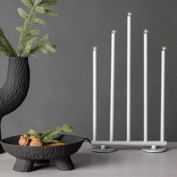 Smokey- Bordlampe i sølvfarvet metal med fem dæmpbare LED-lys Smokey- Bordlampe i sølvfarvet metal med fem dæmpbare LED-lys