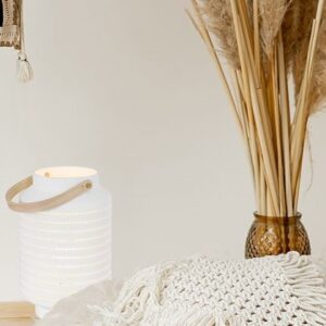 Sorbas - bordlampe i hvid keramik, højde 26 cm.