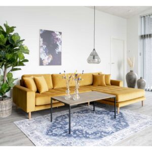 Lido Lounge Sofa højrevendt i sennepsgul velour med fire puder HN1004