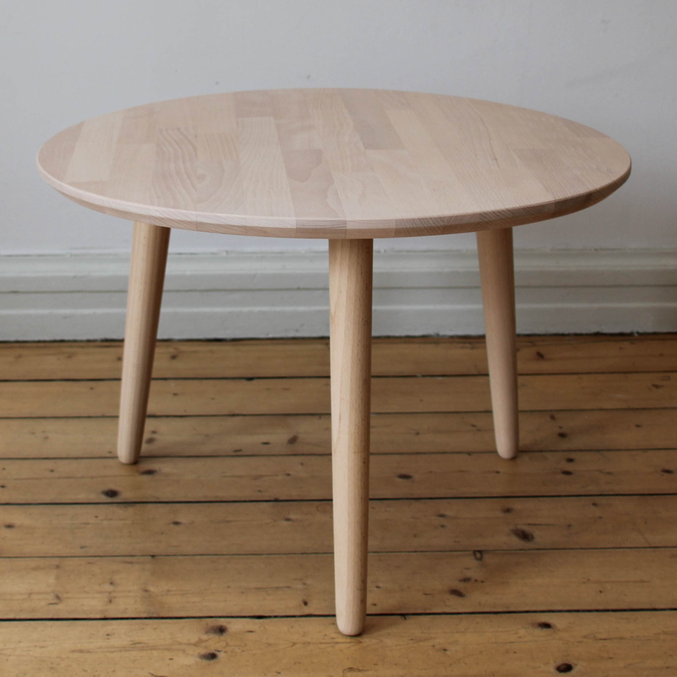 CT 10 - Sofabord i massiv eg og diameter 50 cm Højde 40 cm Ubehandlet 1 CT 10 - Sofabord i massiv eg og diameter 50 cm Højde 40 cm Ubehandlet