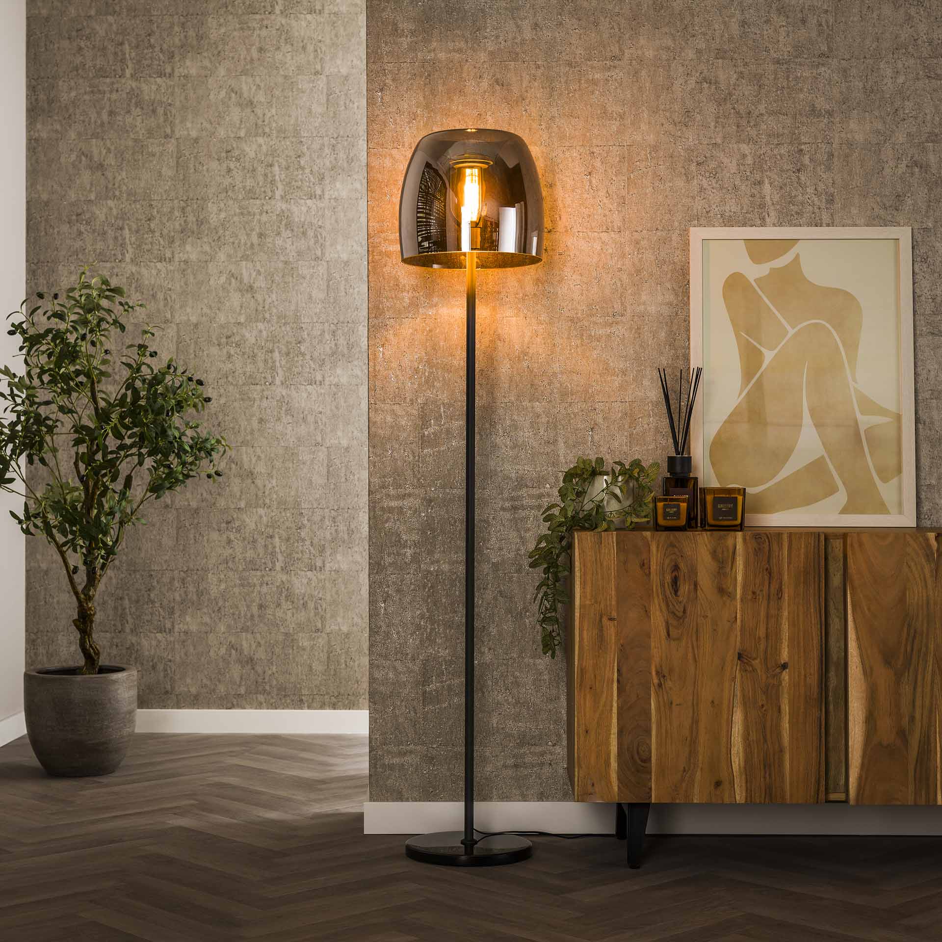 Solaro- Gulvlampe i metal og skærm i røgfarvet glas Levering med pære(r) 1 Solaro- Gulvlampe i metal og skærm i røgfarvet glas Levering med pære(r)