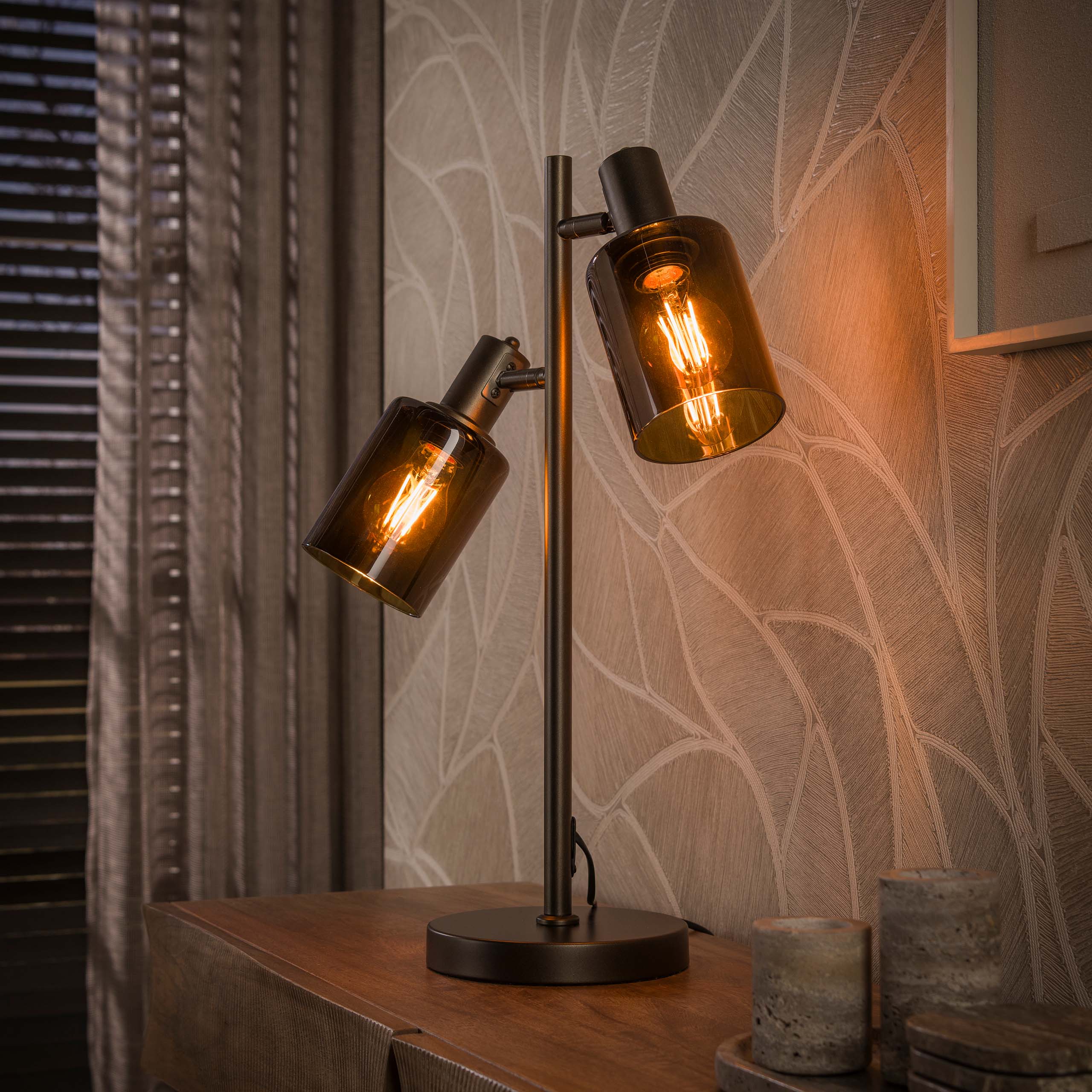 Sienna - Bordlampe i bronzefarvet metal og to brune glasskærme Levering uden pære 1 Sienna - Bordlampe i bronzefarvet metal og to brune glasskærme Levering uden pære